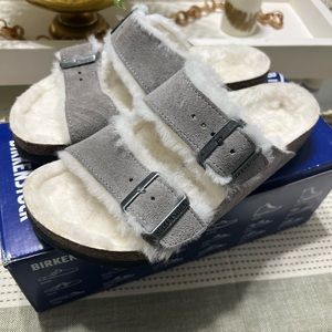 NIB Birkenstock Sherling Slides